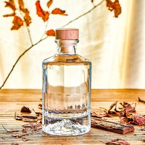 <span class=keywords><strong>Bouteille</strong></span> <span class=keywords><strong>de</strong></span> rhum personnalisée sérigraphiée en verre cristallin haut <span class=keywords><strong>de</strong></span> gamme, avec <span class=keywords><strong>bouchon</strong></span> à vis créatif, scellée au liège, <span class=keywords><strong>pour</strong></span> <span class=keywords><strong>vin</strong></span> et brandy, en lot <span class=keywords><strong>de</strong></span> deux. - Product Image 2