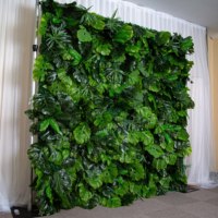 Hot sales kunden spezifische Hochzeits dekoration Roll up 3d Stoff grüne Blume Wand Hintergrund künstliche Seide rote Rose Blumen wand