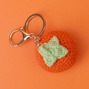 Llaveros de ganchillo con forma de frutas y verduras: Limón, Naranja, Cereza, Aguacate, Melocotón, Sandía, Fresa. Llaveros amigurumi tejidos. - Product Image 5