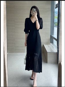 Vestido Negro Calado de Estilo Francés Dulce y Salado para Mujer, Estilo Reina - Product Image 5