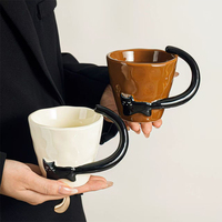 Mug en céramique créatif 3D avec poignée en forme de queue de chat noir, tasse à café en porcelaine irrégulière et mignonne pour les amoureux des chats, cadeau idéal