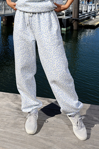 Set di abbigliamento quotidiano Casual da donna di alta qualità pantaloni sportivi con stampa a fiori solidi e felpa con cappuccio con <span class=keywords><strong>pigiama</strong></span> personalizzato tascabile - Product Image 3