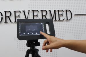 เครื่องตรวจวัดสายตาแบบพกพา AI ที่แม่นยำยิ่งขึ้น แบตเตอรี่ใช้งานได้ 5 ชั่วโมง หน้าจอสัมผัส LCD ขนาด 7 นิ้ว - Product Image 3