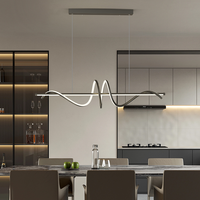 Lustre LED créatif moderne et simple, nouveau luminaire suspendu pour salle à manger avec design à bande torsadée, taille moyenne, idéal pour bureau