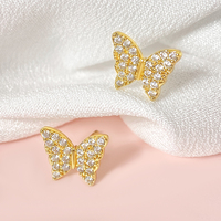 Boucles d'oreilles clous papillon minuscules en zircon cubique plaqué or 18 carats tendance et glacées pour femmes