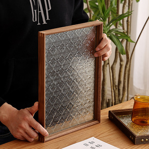 Bandeja de té de cristal en relieve de estilo retro japonés, con marco de madera maciza, rectangular, para decoración y almacenamiento de café y té en el hogar. - Product Image 1