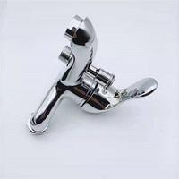 Mélangeur de longeron de douche chromé en zinc OEM Robinet de baignoire à montage mural Logo personnalisé Noyau de valve en céramique de style classique poli bon prix