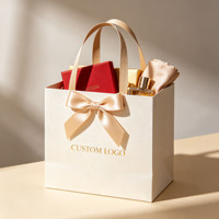 Sac en papier personnalisé avec logo doré, nœud en satin, poignée torsadée, sac cadeau de luxe pour emballage de marque
