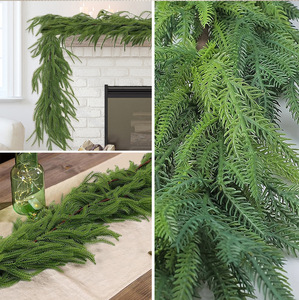Ghirlanda Artificiale HLC Premium in Abete e Pino, Realistica Decorazione Natalizia Verde per Scale e Interni - Product Image 3