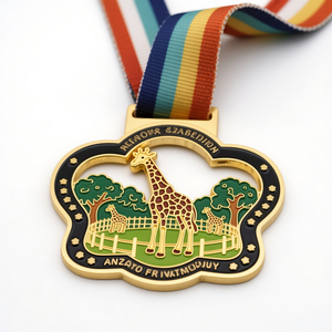 Médaille personnalisée en alliage de zinc avec logo gravé sur mesure, couleur personnalisée, forme personnalisée, portable, avec ruban - Product Image 6
