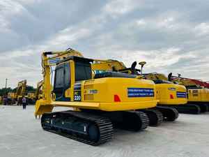 Excavadora Komatsu PC220 Usada de Alta Calidad con Motor Estable y Gran Rendimiento de Excavación - Product Image 2