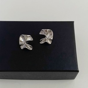 Pendientes <span class=keywords><strong>de</strong></span> <span class=keywords><strong>Diseño</strong></span> Plisados Únicos <span class=keywords><strong>de</strong></span> <span class=keywords><strong>Alta</strong></span> Gama para Mujer, Marcas Populares, Venta al por Mayor, Pendientes Finos y Gruesos para Chicas - Product Image 2