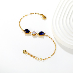 สร้อยข้อมือชุบทองรูปทรงหยดน้ำประดับด้วยหินสีฟ้าและใสสำหรับผู้หญิงเป็นของขวัญเครื่องประดับ - Product Image 4