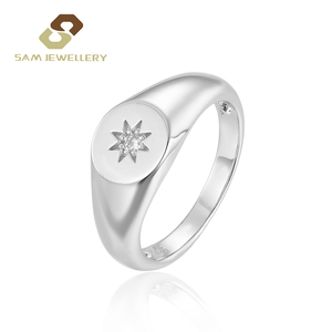 Anillo Sello de Plata de Ley 925 con Diseño de Sol y Estrella con Diamantes Brillantes, el Más Vendido de Fábrica - Product Image 1