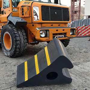 Zwaar Uitgevoerd Zwart Veiligheidsvoertuig Zwart En Geel Rubberen Vrachtwagen Wiel Chock Auto <span class=keywords><strong>Stopper</strong></span> Voor Parkeren En Laden Verkoop - Product Image 3