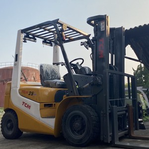 Chariot élévateur diesel d'occasion TCM FD25 2,5 tonnes, moteur Isuzu d'origine japonaise, mât de 3 m, vente directe usine pour le chargement en entrepôt - Product Image 1