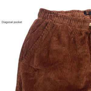 กางเกงขาสั้นผ้าลูกฟูกสำหรับผู้ชายกางเกงขาสั้นผ้าลูกฟูกเอวยางยืดมีกระเป๋าผ้าฝ้ายหลวมสบายออกแบบได้ตามต้องการ - Product Image 5