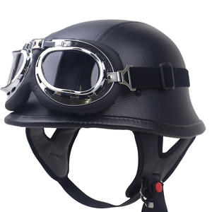 Casque de moto vintage haut de gamme avec fibre de carbone et visière de protection pour la conduite - Product Image 6