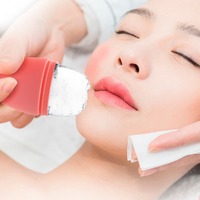 Offre Spéciale : Rouleau Facial en Silicone Personnalisable avec Logo – Outil de Soin pour Raffermir la Peau, Rouleau Glacé Naturel pour les Yeux – Tendance en Silicone Naturel