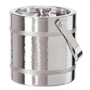 Cubo de Hielo y Pinzas de Acero Inoxidable Pulido Hecho a Mano, Diseño Moderno de Lujo con Patrón Martillado, Ecológico, para Fiestas, Bares y Uso Doméstico, AXIOM HOME - Product Image 1