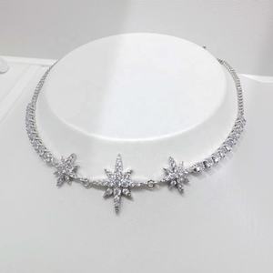 ราคาโรงงาน กำไลข้อมือเงินแท้ 925 ประดับดาว พระจันทร์ และเพชรซิคอน ขายส่ง กำไลผีเสื้อ ดีไซน์เก๋สำหรับผู้หญิง - Product Image 2