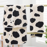 Nouvel ensemble de serviettes en polaire couleur unie style Ins, mignon et tendance, pour étudiants, adultes et couples, épais, absorbant et doux pour la peau