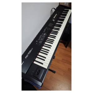 Piano Digital de Segunda Mano Jelo RD-700NX, 88 Teclas, 20 kg, Enchufe Estadounidense, 90% Nuevo, <span class=keywords><strong>Sonido</strong></span> y Sofisticación Super Naturales - Product Image 1