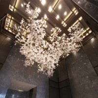 Lustre moderne de luxe à lumière blanche chaude pour hôtel, personnalisation professionnelle, lustres en acrylique sur mesure