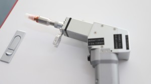 Soudeuse <span class=keywords><strong>laser</strong></span> à fibre <span class=keywords><strong>CNC</strong></span> 4 en 1 1500W, état neuf, moteur servo Inovance pour la soudure, le nettoyage et la découpe de tôles métalliques en aluminium - Product Image 6