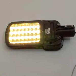 Lampadaire LED 80W 100W 150W 200W, corps en alliage d'aluminium, distribution de lumière de type III pour l'éclairage routier - Product Image 4