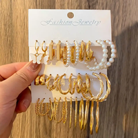 Boucles d'oreilles créoles personnalisées en alliage plaqué or 14K 18K pour femme, motif papillon et perle, bijoux de mode, boucles d'oreilles à clipser et pendantes