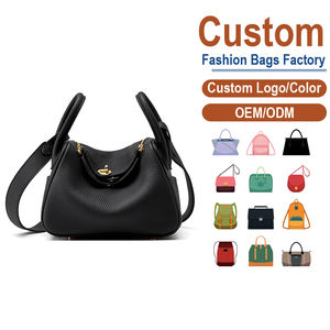 Sacs bandoulière de luxe pour femme en cuir véritable avec chaînes - Cuir de vachette grainé noir avec fermoir doré, Prêts pour l'hiver/l'automne, Vente directe usine - Product Image 1