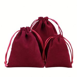 Bolsas de Embalaje Grandes Personalizadas al por Mayor de Fábrica, Bolsitas de Terciopelo para Joyería, Bolsas de Regalo de Franela con Cordón, Bolsas de Maquillaje de Gamuza - Product Image 1