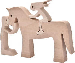 Figurine en bois Homme à cheval pour la décoration de la maison Statue de femme Cadeau gravé personnalisé - Product Image 1