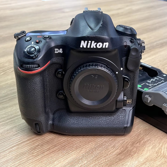 Wholesale Used D4 Full-frame DSLR Camera 16.25MP 3.2inch Display Full HD CMOS Sensor Lithium Battery ABS Material Video Capture