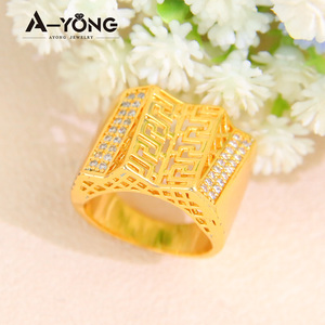 Nuevo Anillo de Zirconia Color Oro 21k de Lujo, Diseño Italiano Geométrico, Anillos para Mujer para Bodas y Fiestas - Product Image 5