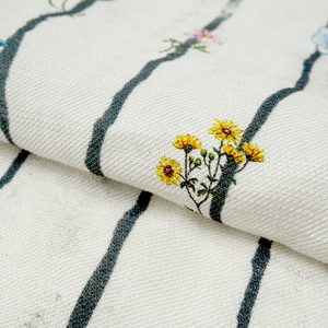 Tissu sergé fin en mélange de laine et de lyocell à texture slub imprimée sur mesure de haute qualité pour vêtements de mode - Product Image 5