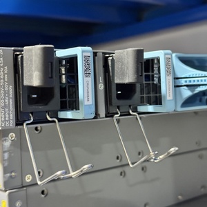 Commutateur Ethernet autonome géré entièrement en couche 3 Juniper Networks QFX5100-48S-3AFI avec PoE, capacité 40 Gbit/s, 10/100/1000 Mbps - Product Image 5
