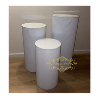 Socle cylindrique blanc moderne en fer style vague pour décoration de mariage, table de desserts, événements et fêtes