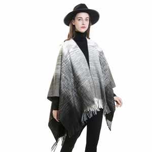 Châle en laine de luxe pour femme, grande taille, hiver, style poncho épais avec pompons, multifonctionnel, vente en gros - Product Image 1