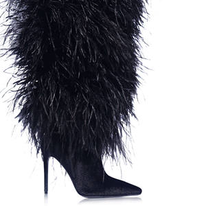 Stivali di Lusso Personalizzati da Donna per l'Inverno con Vere Piume di Struzzo, Punta a Spillo, Tacco <span class=keywords><strong>Alto</strong></span> <span class=keywords><strong>in</strong></span> <span class=keywords><strong>Camoscio</strong></span> e Pelliccia - Product Image 4