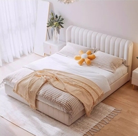 Lit Cadre Rembourré Nordique Luxe Léger, Design Moderne Simple pour Petits Appartements, Double Lit Principal en Mousse, Meuble de Maison Individuel