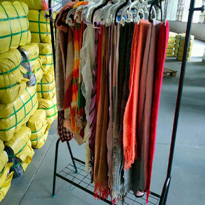 PJ02 <span class=keywords><strong>Lot</strong></span> mixte d'écharpes d'automne et d'hiver d'occasion, <span class=keywords><strong>lot</strong></span> en vrac, écharpes en <span class=keywords><strong>laine</strong></span> et en coton assorties pour hommes et femmes - Product Image 4