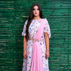 Robe longue élégante pour femme, style traditionnel chinois, à motifs floraux, avec ceinture rose, coupe ample, manches courtes, en viscose, idéale pour les soirées - Product Image 1