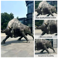 Sculpture de taureau surfant en bronze exquis, statue d'art classique pour l'aménagement de lieux publics urbains et l'aménagement extérieur