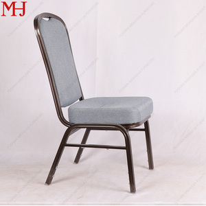 Cadeira de Banquete Empilhável Portátil de Grau Comercial com Encosto Curvo para Hotel, Salão de Conferências e Sala de Estar - Product Image 3