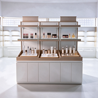 Étagère à cosmétiques en bois clair blanc, trois niveaux ouverts, dessus en verre, armoire inférieure, CE ETL, pour salon de beauté