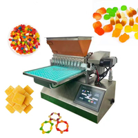 Machine à couler le chocolat pour la production de bonbons mous, équipement de coulage de bonbons durs, moule personnalisé pour le coulage de la pâte à couler