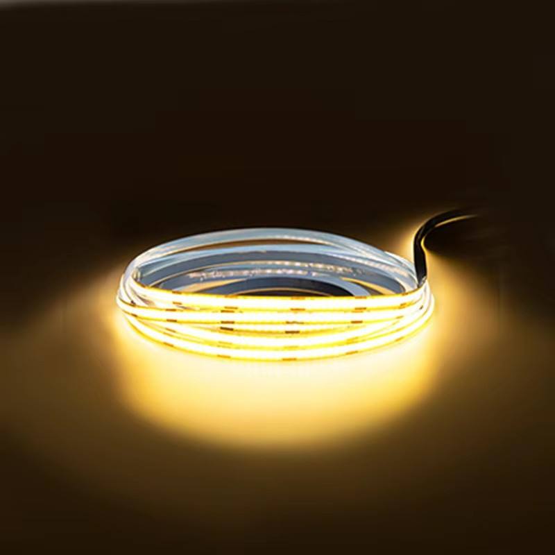 สีขาวอบอุ่น