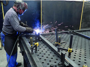 高品质3D焊接工作台帮助焊工将工件固定到位并实现精确焊接 - Product Image 2